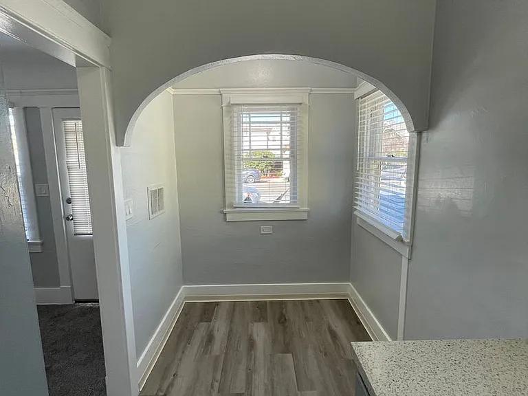 1529-1531 1533 Madison Ave — Photo 6