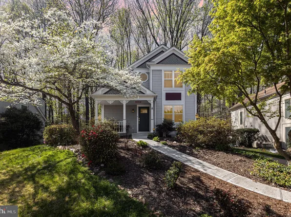 15087 Holleyside Dr, Dumfries, VA 22025