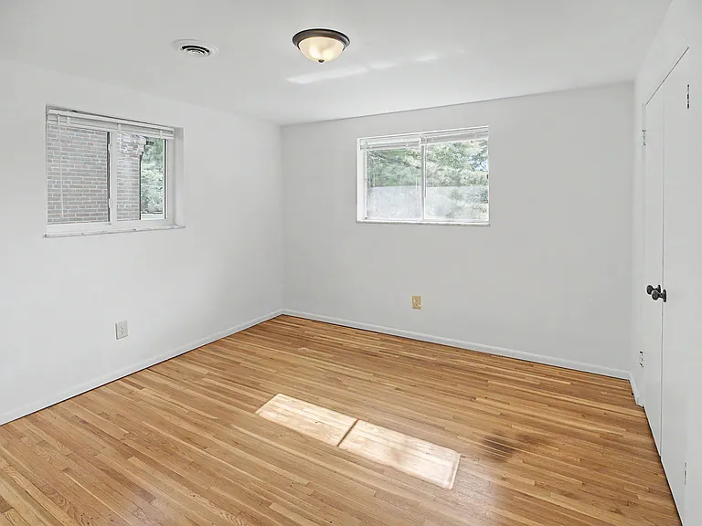 333 N Ellis St #E — Photo 7