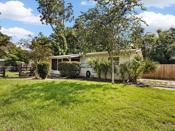 418 NE 3rd St, Trenton, FL 32693