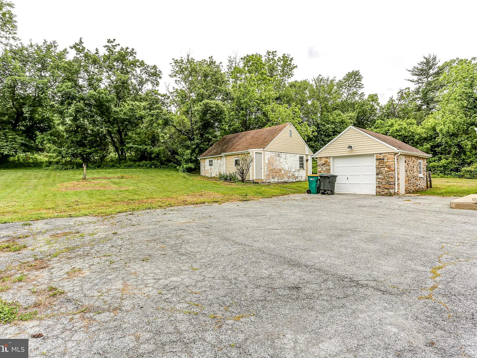 3 bed, 1.5 bath, 1470 sqft, $1,995 — Photo 4