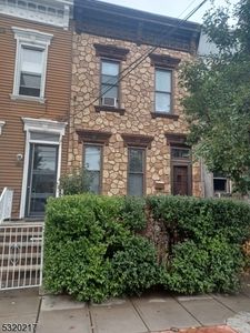 542 35th St, Union City, NJ, 07087