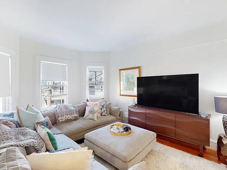 70 Hudson St #1 — Photo 2