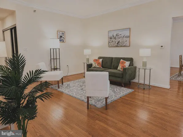2900 N Leisure World Blvd APT 211, Silver Spring, MD 20906