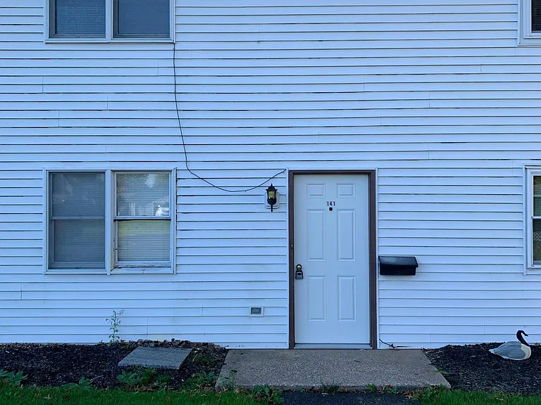 141 S 3rd St — Photo 2