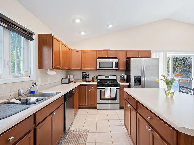 1223 Edith Ave NE — Photo 13