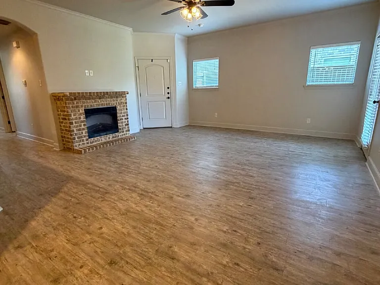 6105 73rd St #A — Photo 3