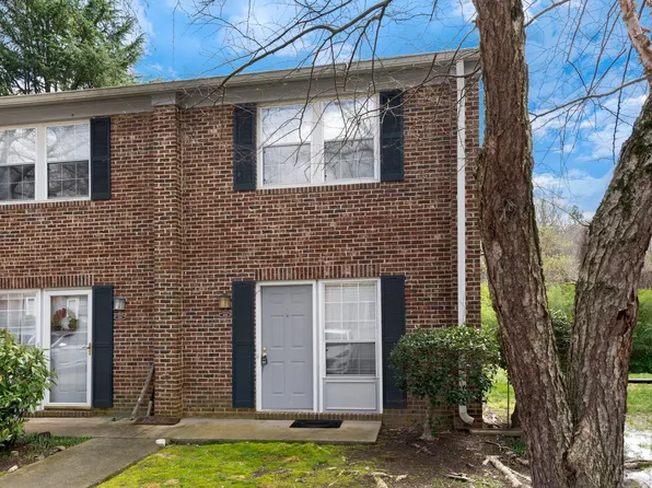 108 Friar Ln, Carrboro, NC 27510