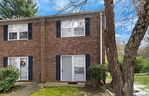 108 Friar Ln Photo 1