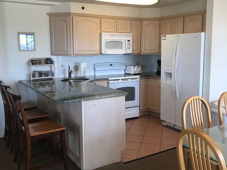 1421 Ocean Ave #3 — Photo 3