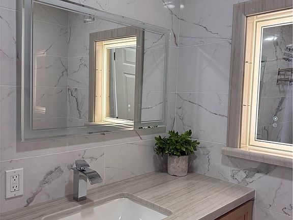 5th image of 22914 Cantlay St