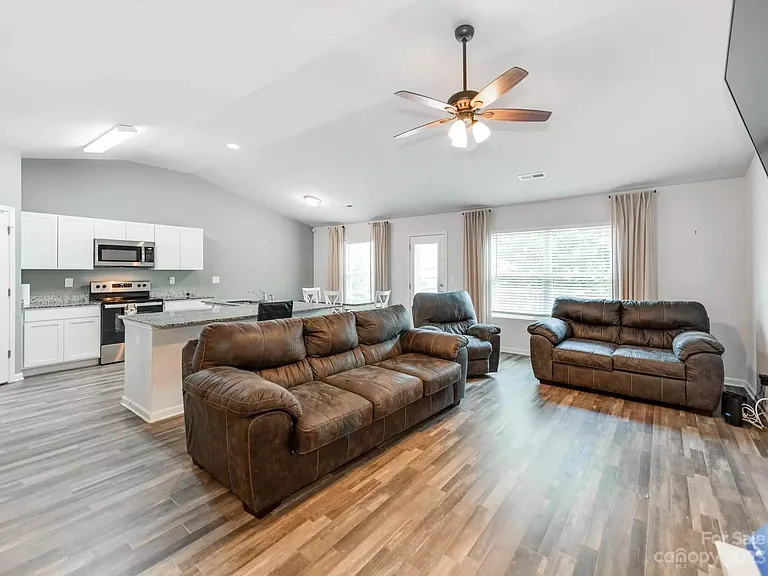 1016 Amberlight Cir #1016 — Photo 5