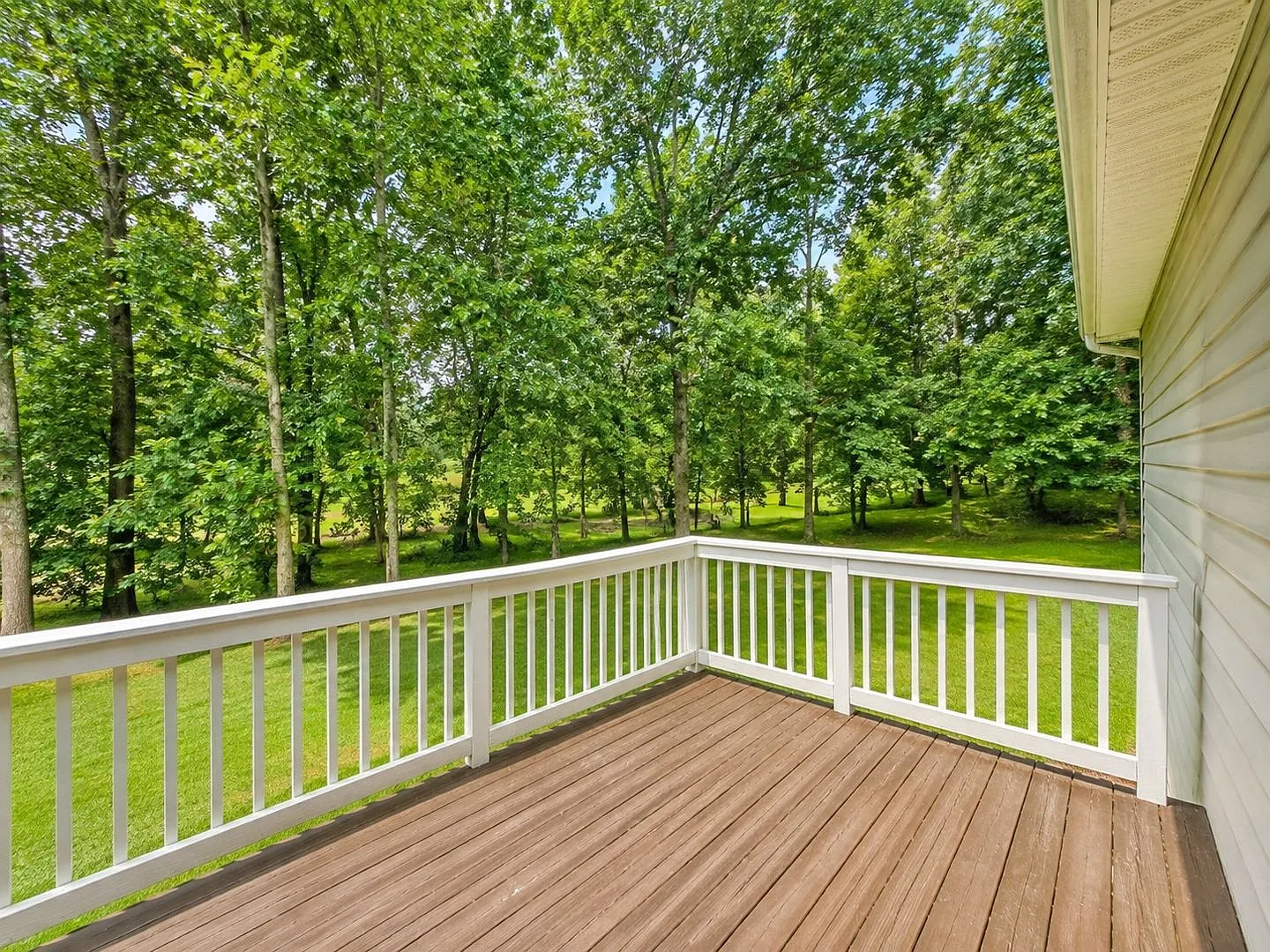 5 Bedroom | 2 Bathroom Campus Rental — Photo 2