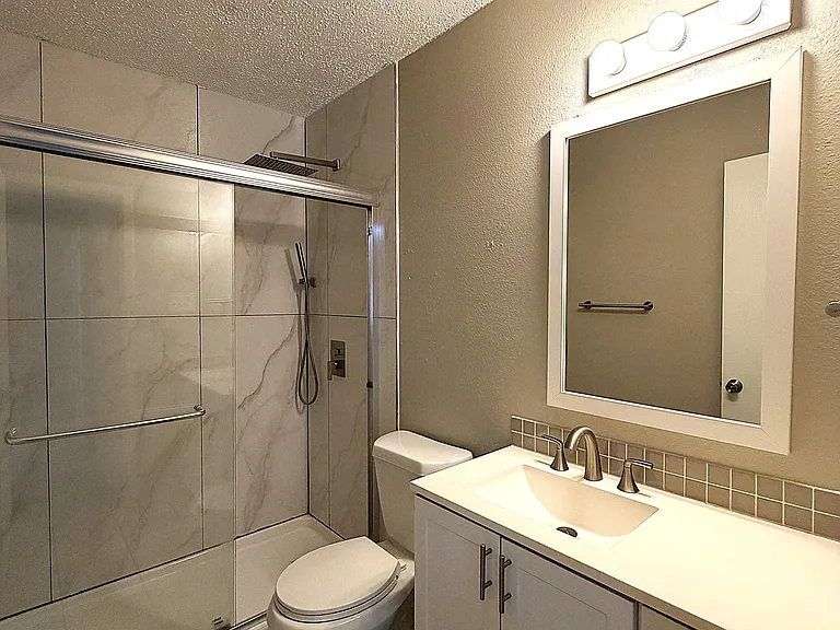 2105 Coach Dr — Photo 18