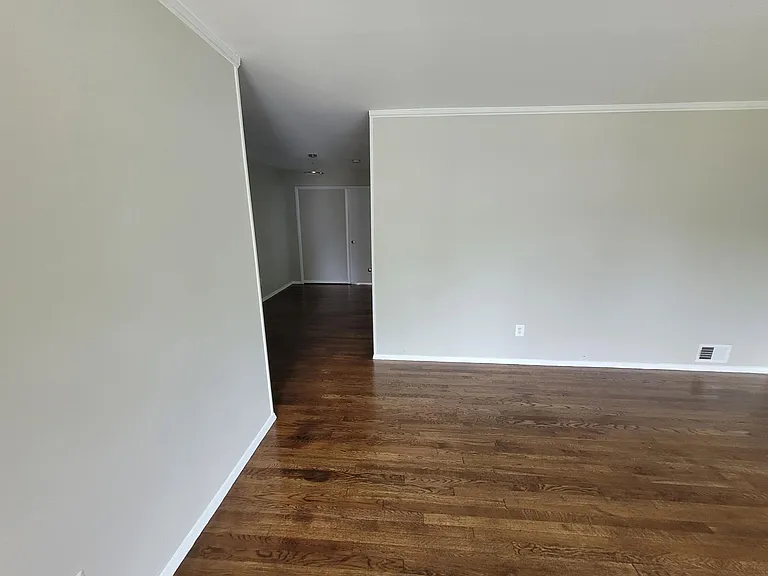 1043 Welsh Dr — Photo 29