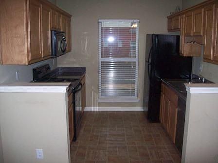 5th image of 160 Keel Ave