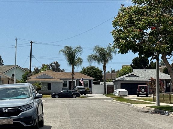 4th image of 15329 Caulfield Ave