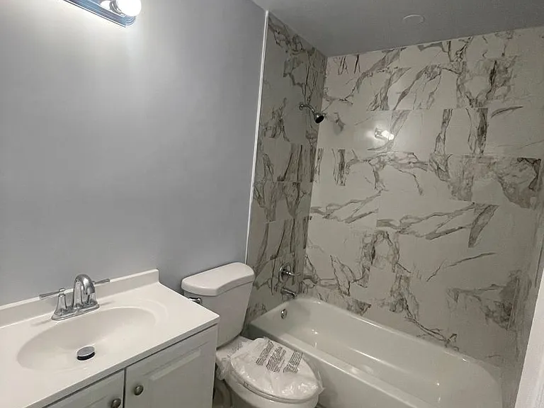 780 NE 46th Ct — Photo 29