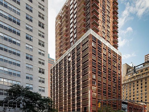 5th image of 260 W 52nd St APT 25