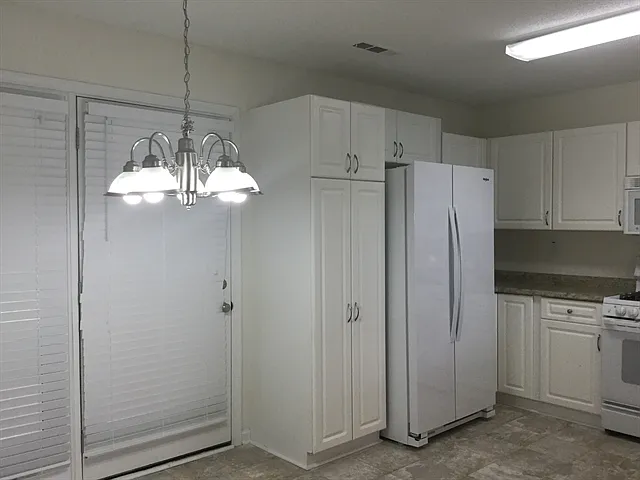 406 Bramford Way — Photo 3