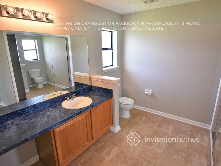 9785 Oxford Station Dr — Photo 11