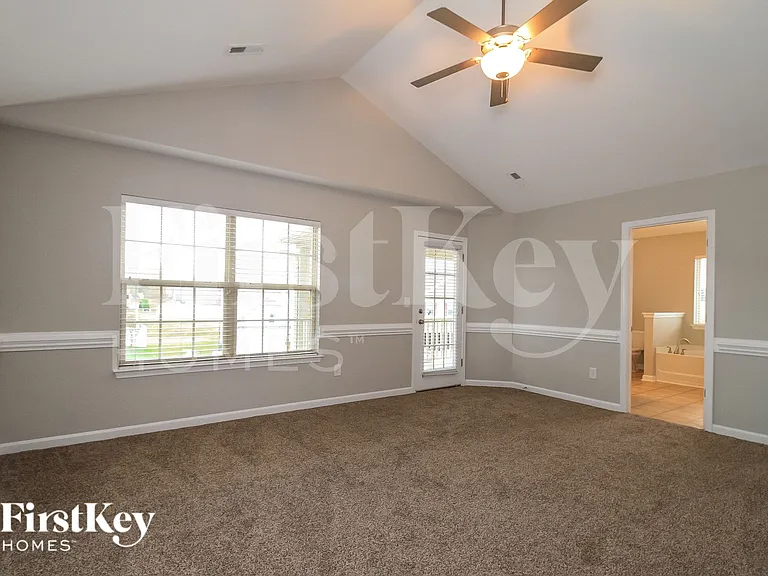 111 Rosemont Ln — Photo 8