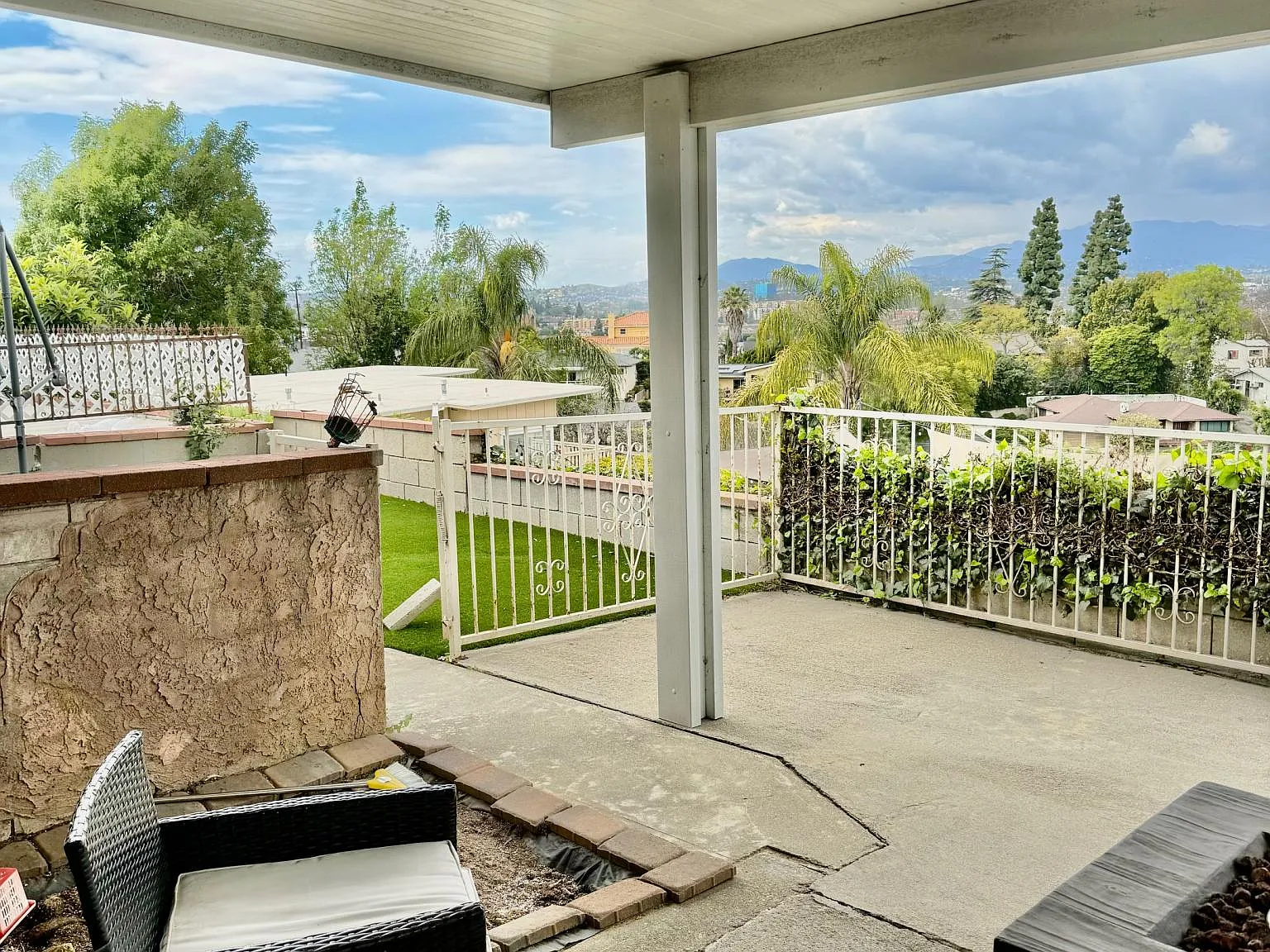 199 E Graves Ave — Photo 3