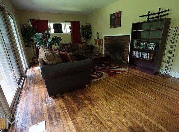 2nd image of 2049 Rector Dr SW