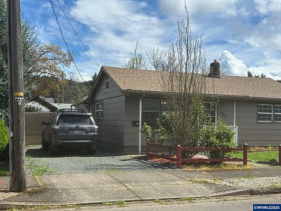 5th image of 830 S 7th St