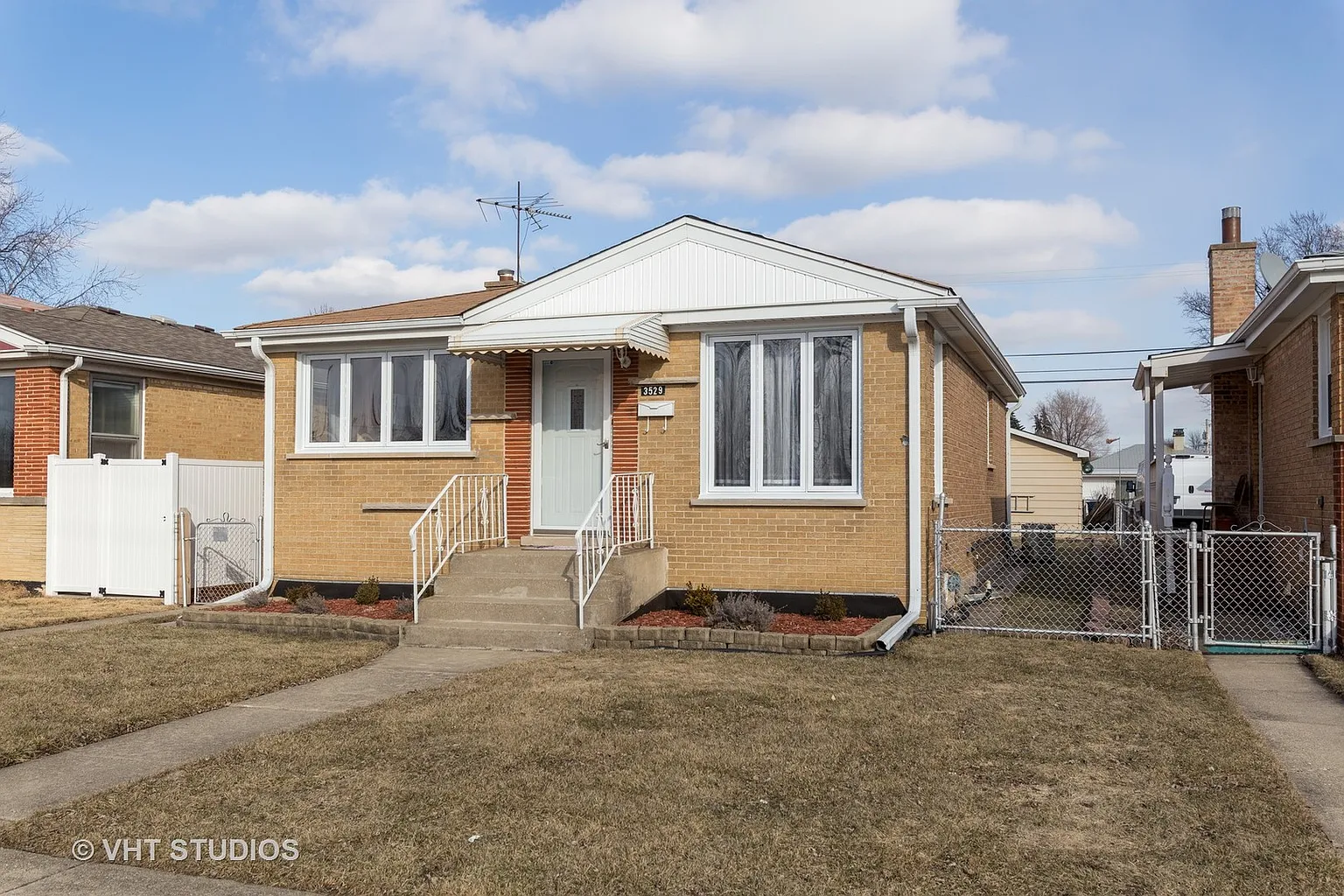 3529 Scott St photo 1