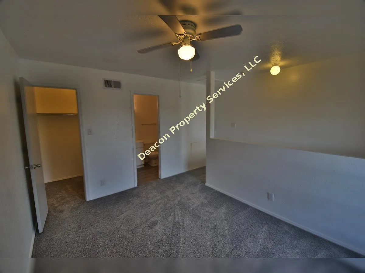 Morris Townhomes — Photo 1