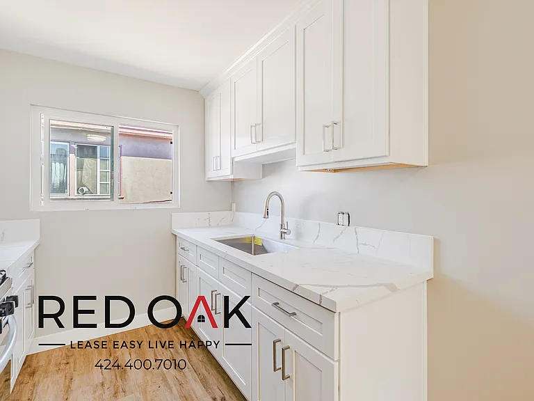 921 W 82nd St #26 — Photo 10