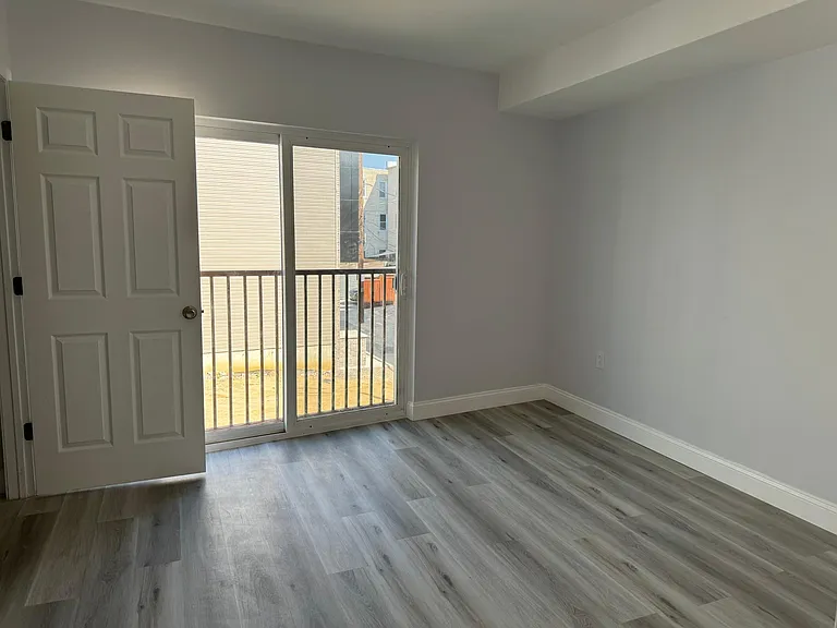 515 Washington Ave #2 — Photo 7