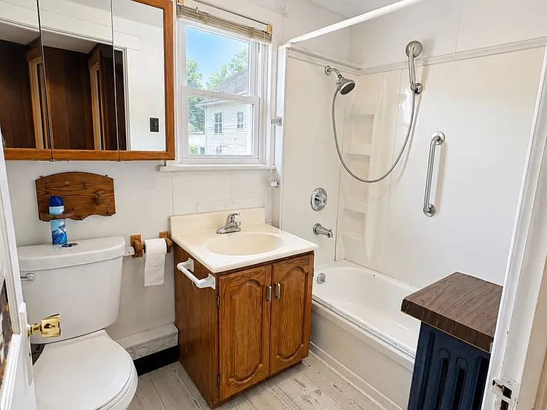 512 Russell Ave — Photo 9