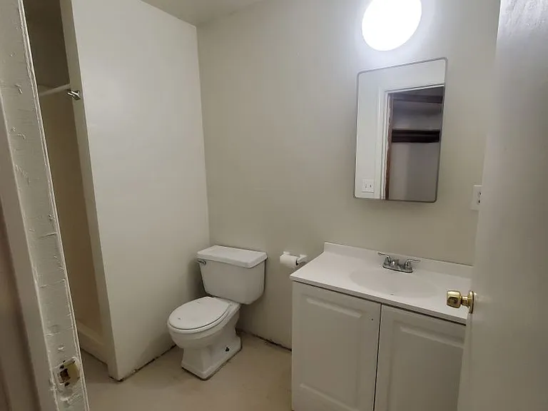 1123 W Marina Dr — Photo 6