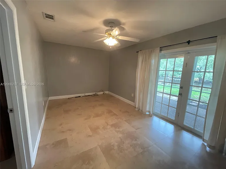9301 SW 54th St — Photo 9
