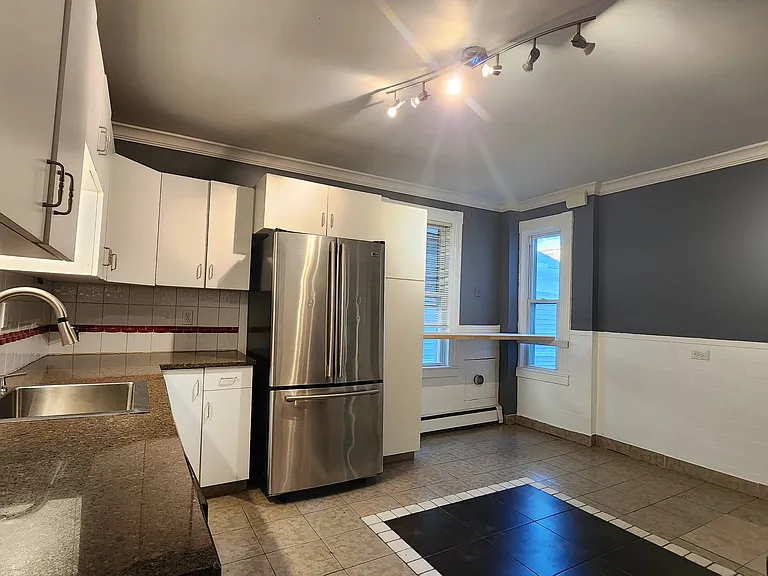 207 Sheridan St #2 — Photo 3