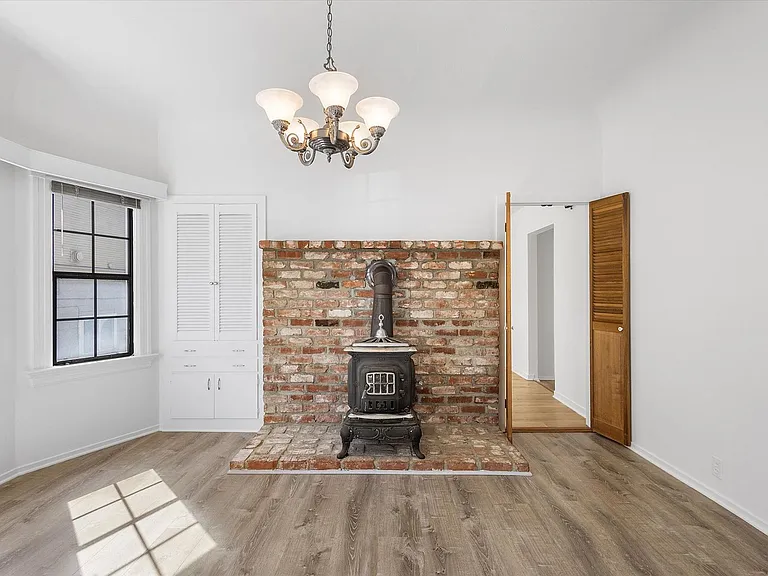 1087 Park Ave — Photo 9
