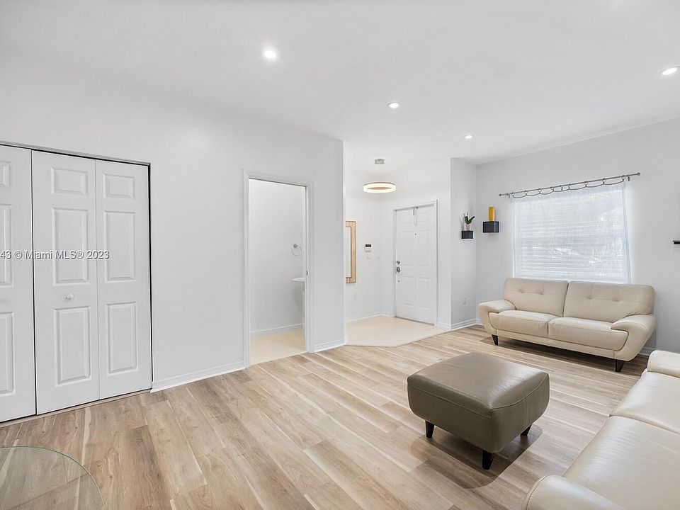 1st image of 2221 SE 25th Ave #2221