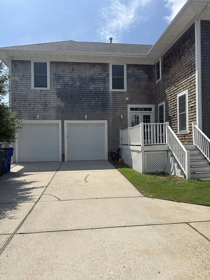 Beautiful 5 Bed/4Bath Home! — Photo 2