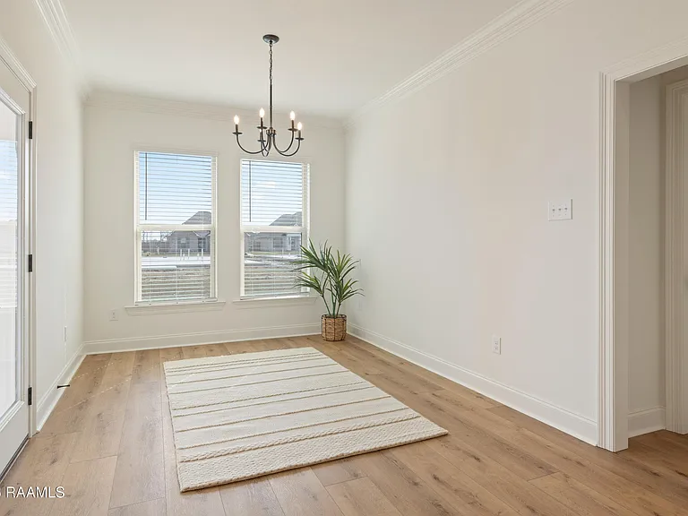 107 Lotus St — Photo 10