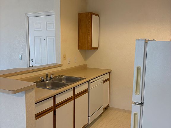 4th image of 3132 N Esquire Dr APT 202