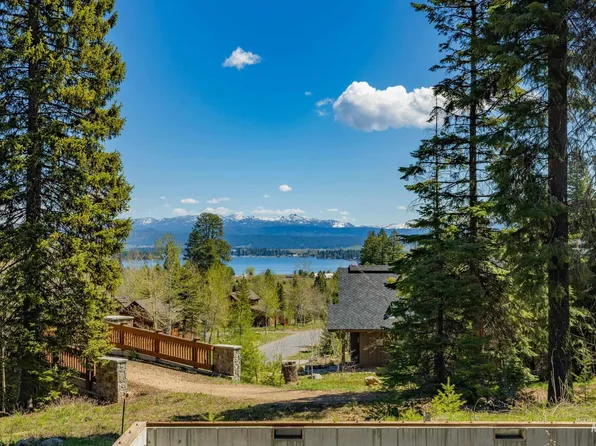 53 Pinnacle Ct, Cascade, ID 83611