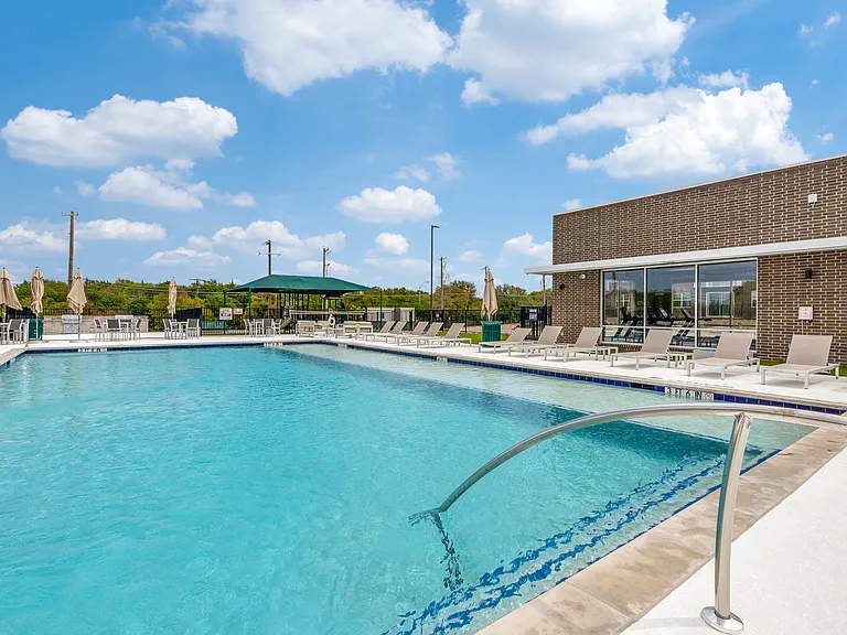 Remi West Dallas — Photo 17