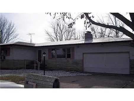 179 N County Road 225 E photo 1