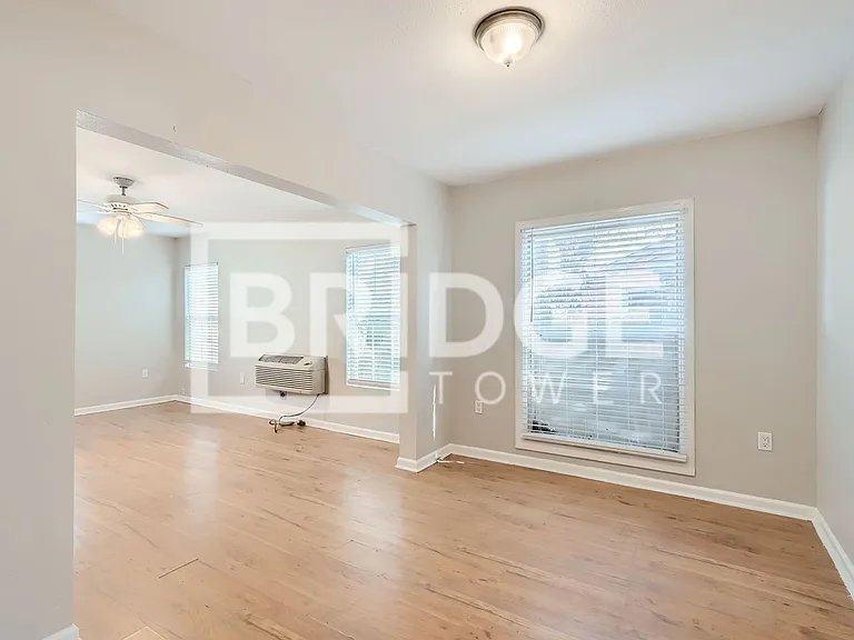 224 E Boyd St — Photo 4