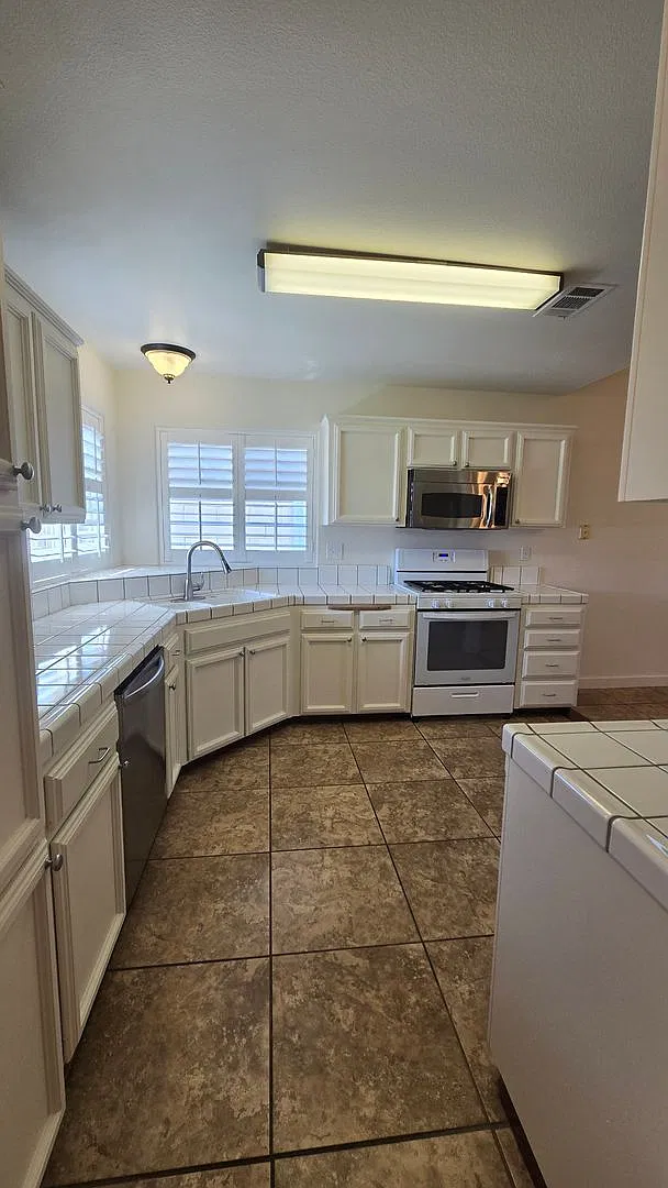 9002 Krug Ct. - House — Photo 3