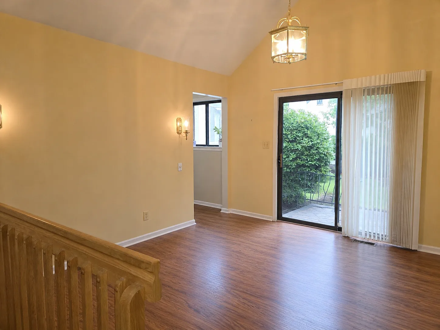 2 bed, 1659 sqft, $3,700 — Photo 4