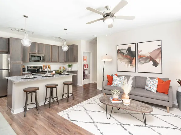 Vintage Hunters Crossing Apartments