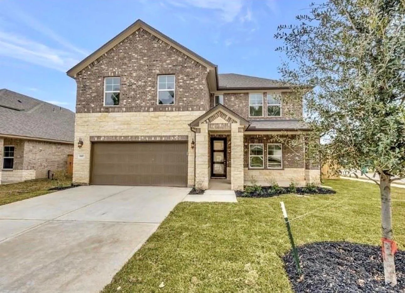 4 bed, 3.5 bath, 2823 sqft, $3,500 — Photo 1